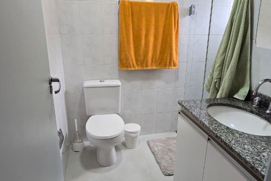 Banheiro  de casa de condomínio à venda com 3 quartos, 94m² em Vila Sonia, São Paulo