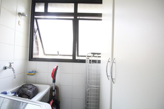 Área de Serviço de apartamento para alugar com 2 quartos, 62m² em Vila Suzana, São Paulo