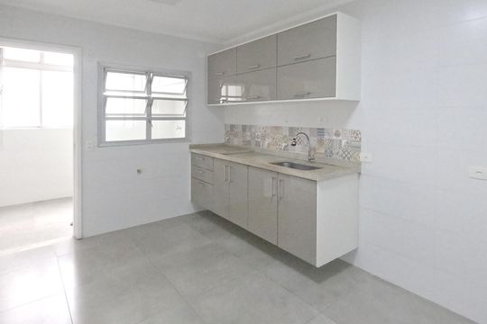 Cozinha de apartamento para alugar com 3 quartos, 126m² em Gonzaga, Santos