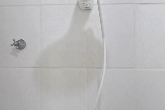Banheiro de Serviço de apartamento para alugar com 3 quartos, 126m² em Gonzaga, Santos