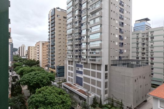 Vista do Quarto 3 de apartamento para alugar com 3 quartos, 126m² em Gonzaga, Santos