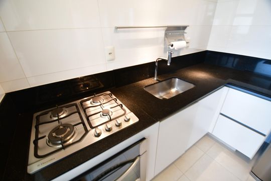 Cozinha de apartamento para alugar com 2 quartos, 70m² em Vila Itapura, Campinas