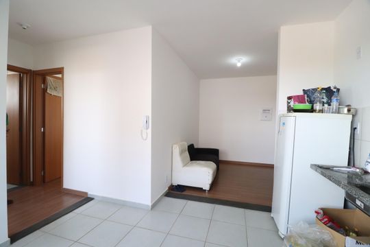 Cozinha de apartamento para alugar com 2 quartos, 50m² em Laranjeiras, Uberlândia