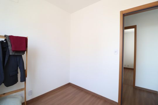 Quarto 1 de apartamento para alugar com 2 quartos, 50m² em Laranjeiras, Uberlândia