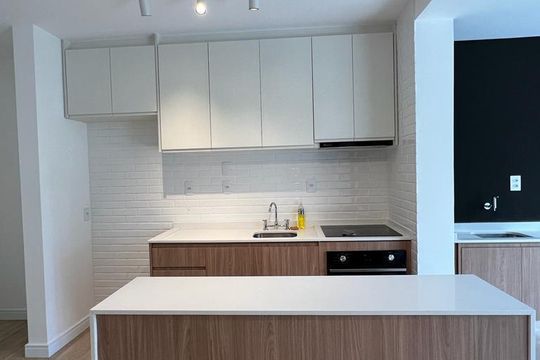 Cozinha de apartamento para alugar com 2 quartos, 65m² em Campo Belo, São Paulo