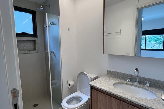 Banheiro 2 de apartamento para alugar com 2 quartos, 65m² em Campo Belo, São Paulo