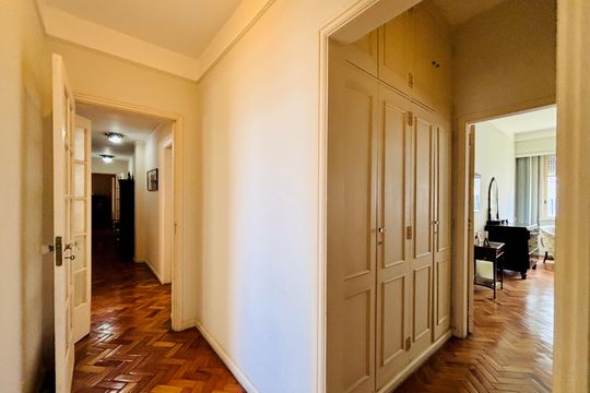 Corredor de apartamento para alugar com 5 quartos, 348m² em Copacabana, Rio de Janeiro