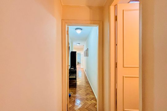 Corredor de apartamento para alugar com 5 quartos, 348m² em Copacabana, Rio de Janeiro