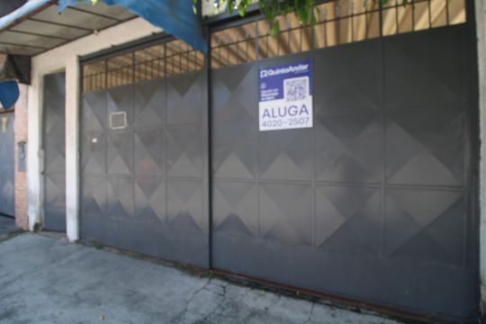 Fachada de casa para alugar com 3 quartos, 150m² em Jardim Myrna, São Paulo