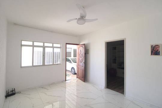 Casa para alugar com 3 quartos, 150m² em Jardim Myrna, São Paulo