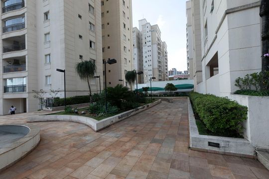 ÁREA DE CIRCULAÇÃO de apartamento para alugar com 3 quartos, 96m² em Mansões Santo Antônio, Campinas