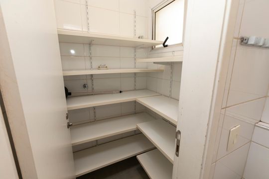ÁREA DE SERVIÇO de apartamento para alugar com 3 quartos, 96m² em Mansões Santo Antônio, Campinas