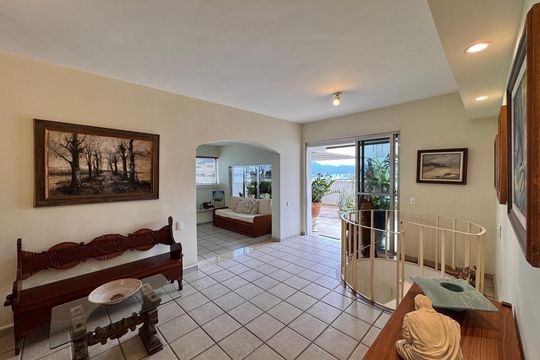 Sala (segundo andar) de apartamento à venda com 3 quartos, 182m² em Barra da Tijuca, Rio de Janeiro