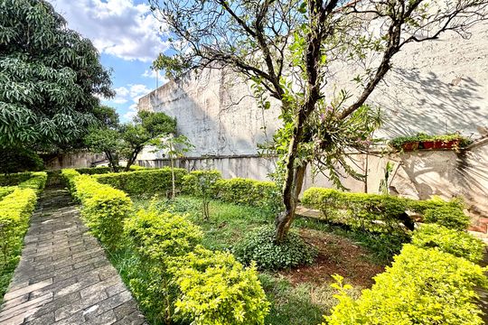 Quintal de casa à venda com 4 quartos, 300m² em Itaquera, São Paulo