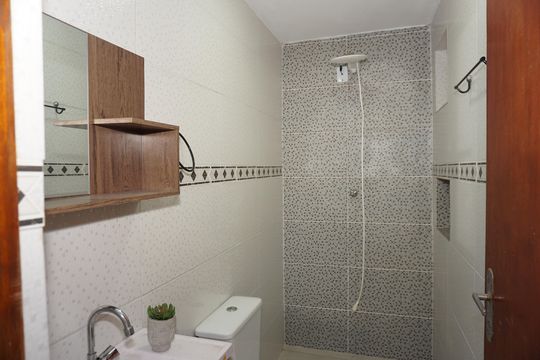 Banheiro 2 de casa para alugar com 1 quarto, 80m² em Jardim Margarida, Embu das Artes