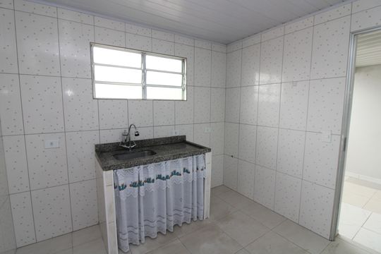 Cozinha de casa para alugar com 1 quarto, 40m² em Vila Araguaia, São Paulo