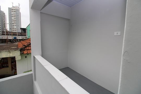 varanda da sala de casa para alugar com 1 quarto, 40m² em Vila Araguaia, São Paulo