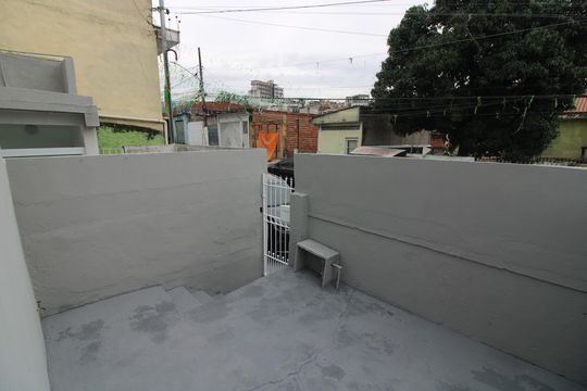 Quintal de casa para alugar com 1 quarto, 40m² em Vila Araguaia, São Paulo