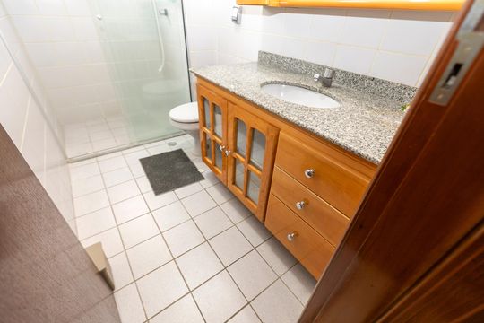 BANHEIRO SOCIAL de apartamento para alugar com 1 quarto, 73m² em Botafogo, Campinas