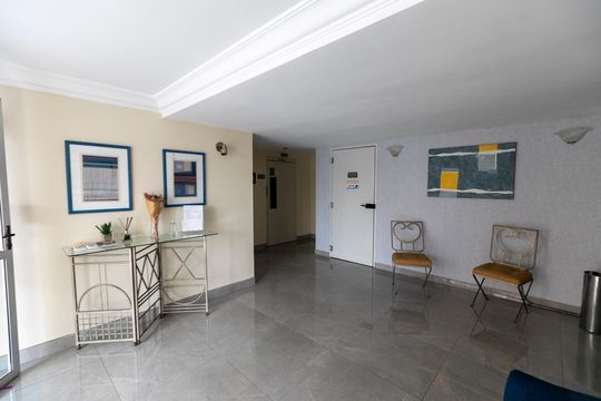 ÁREAS COMUNS - HALL DE ENTRADA de apartamento para alugar com 1 quarto, 73m² em Botafogo, Campinas