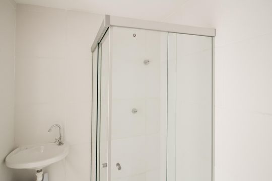 Banheiro de kitnet/studio à venda com 1 quarto, 21m² em Vila Aricanduva, São Paulo