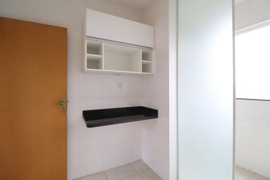 Cozinha de apartamento para alugar com 3 quartos, 85m² em Santa Mônica, Uberlândia