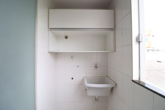 Detalhe da area de serviço de apartamento para alugar com 3 quartos, 85m² em Santa Mônica, Uberlândia