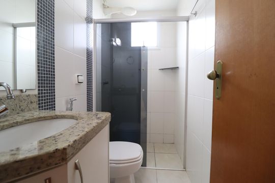 Banheiro Social de apartamento para alugar com 3 quartos, 85m² em Santa Mônica, Uberlândia