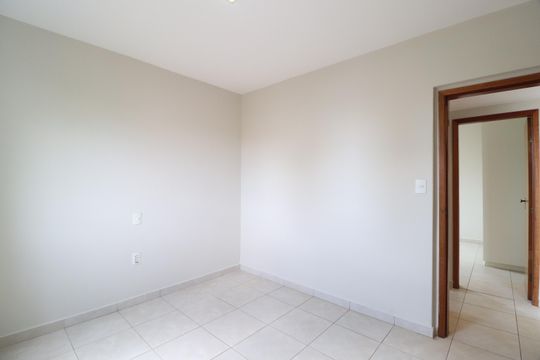 Quarto 2 de apartamento para alugar com 3 quartos, 85m² em Santa Mônica, Uberlândia