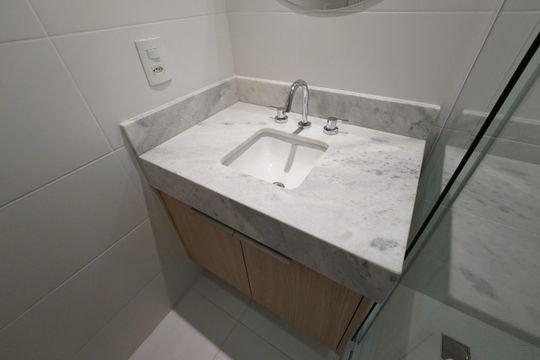 Banheiro de kitnet/studio para alugar com 1 quarto, 24m² em Vila Mariana, São Paulo