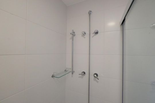 Banheiro de kitnet/studio para alugar com 1 quarto, 24m² em Vila Mariana, São Paulo