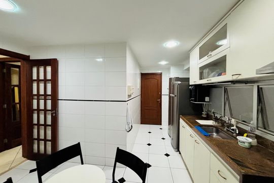 Apartamento à venda com 3 quartos, 100m² em Leme, Rio de Janeiro