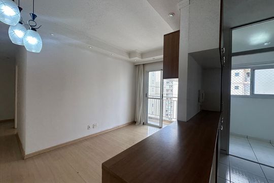 Apartamento para alugar com 2 quartos, 58m² em Jardim Tupanci, Barueri