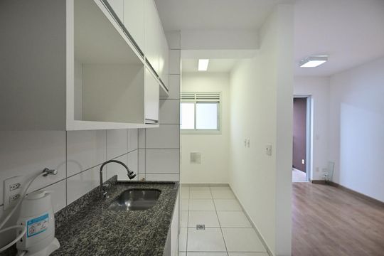 Cozinha de apartamento para alugar com 2 quartos, 48m² em Vila Andrade, São Paulo