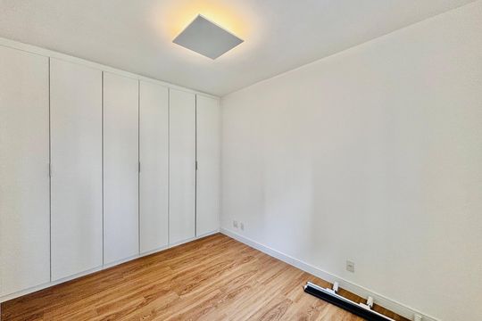 Quarto 2 de apartamento para alugar com 2 quartos, 52m² em Alphaville Empresarial, Barueri