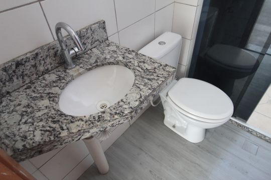 Banheiro Social de apartamento para alugar com 2 quartos, 47m² em Bandeirantes (pampulha), Belo Horizonte