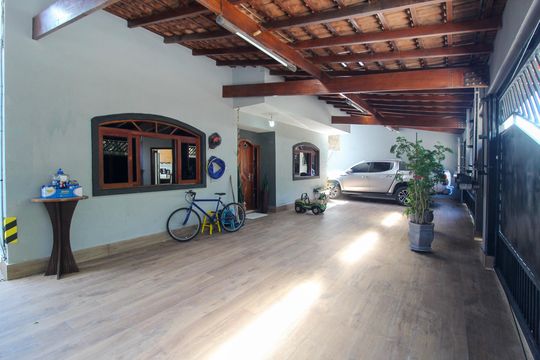 Garagem de casa à venda com 4 quartos, 424m² em City Bussocaba, São Paulo