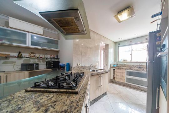 Cozinha  de casa à venda com 3 quartos, 200m² em Vila Homero Thon, Santo André