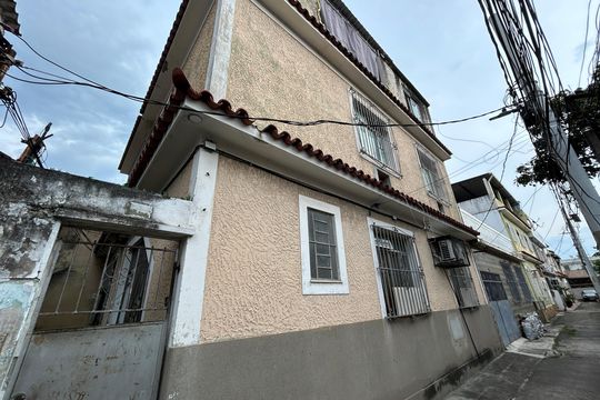 Fachada de casa para alugar com 2 quartos, 66m² em Madureira, Rio de Janeiro