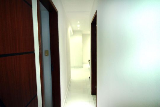 Corredor de apartamento à venda com 2 quartos, 75m² em Vicente de Carvalho, Rio de Janeiro
