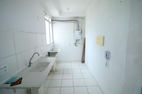Cozinha de apartamento para alugar com 2 quartos, 40m² em Brás de Pina, Rio de Janeiro