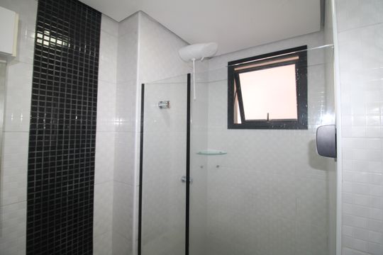 Banheiro de apartamento para alugar com 2 quartos, 50m² em Parque Mandaqui, São Paulo