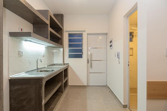 Cozinha de kitnet/studio para alugar com 1 quarto, 25m² em Parque Jabaquara, São Paulo