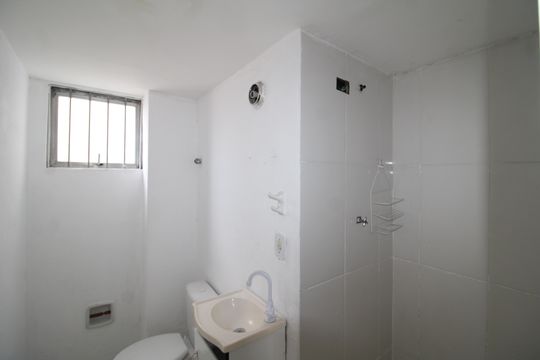 Banheiro de apartamento à venda com 2 quartos, 45m² em Jardim dos Francos, São Paulo