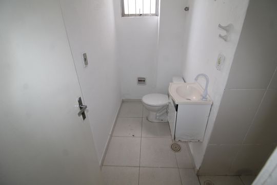 Banheiro de apartamento à venda com 2 quartos, 45m² em Jardim dos Francos, São Paulo