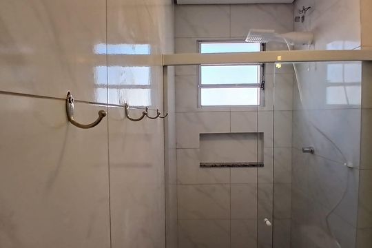 Banheiro de apartamento para alugar com 2 quartos, 45m² em Parque Jabaquara, São Paulo