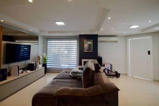 Sala de casa de condomínio para alugar com 3 quartos, 150m² em Cachoeira, Curitiba