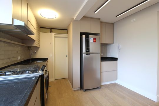 Cozinha e Área de Serviço de apartamento para alugar com 2 quartos, 70m² em Itaim Bibi, São Paulo