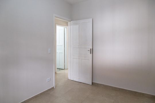 Quarto 1 de casa para alugar com 2 quartos, 50m² em Jardim Santa Clara, Guarulhos