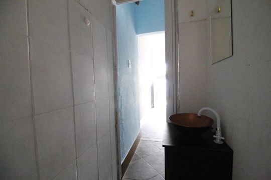 Banheiro de casa à venda com 1 quarto, 50m² em Curicica, Rio de Janeiro